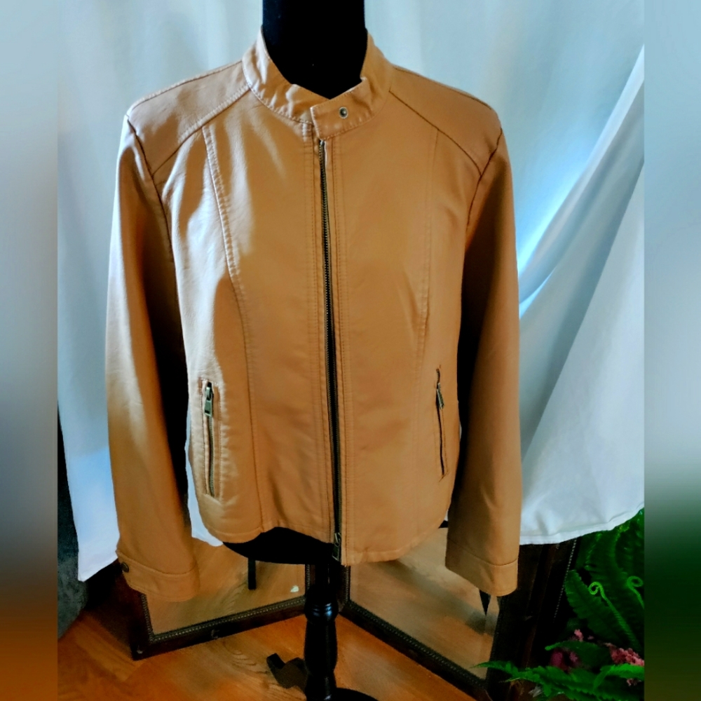 Baccini Tan Faux Leather Jacket, PXL Pre-owned Excellent Condition.